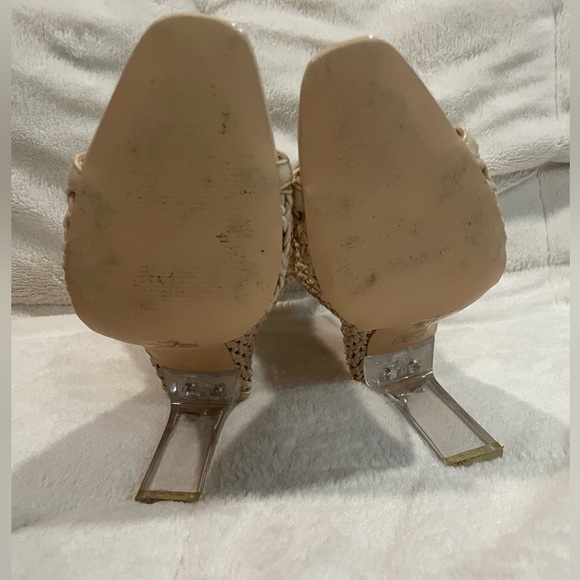 Women’s Heels - Picture 5 of 6